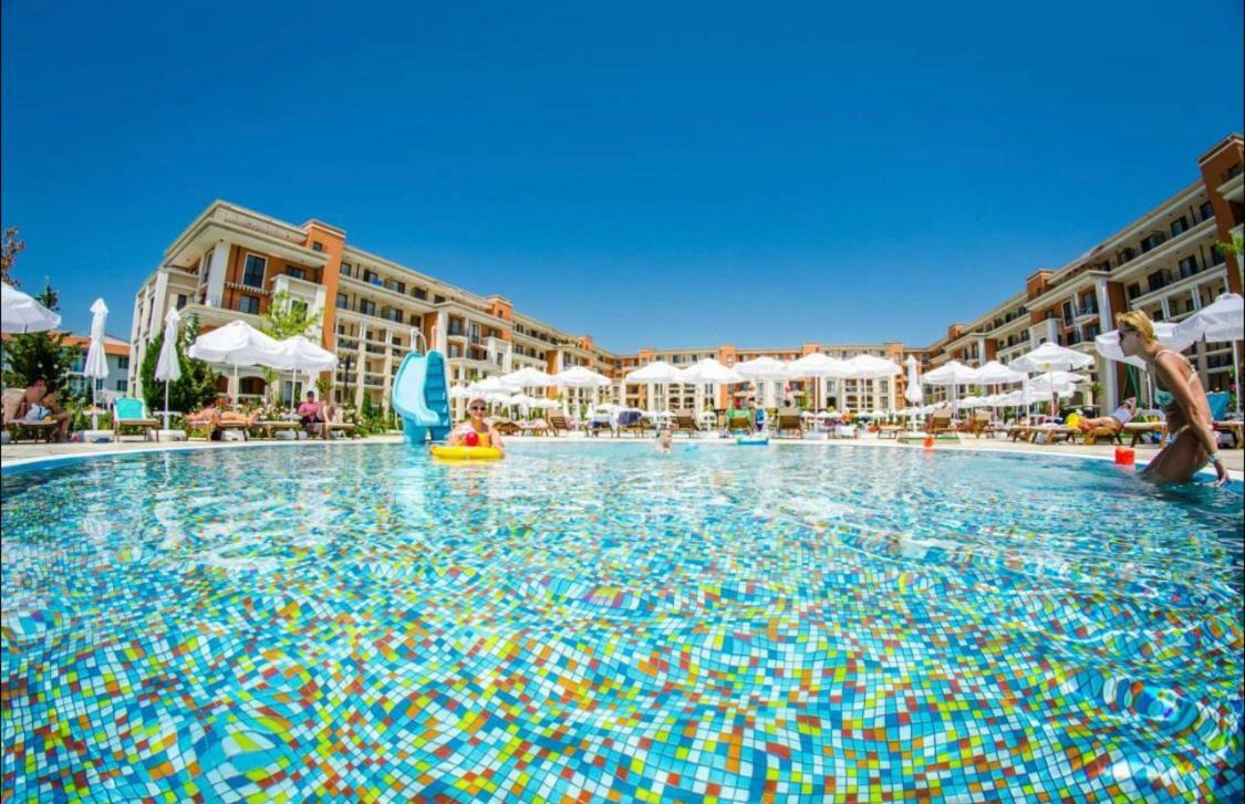 Apartment In Prestige Fort Beach Sveti Vlas Eksteriør bilde