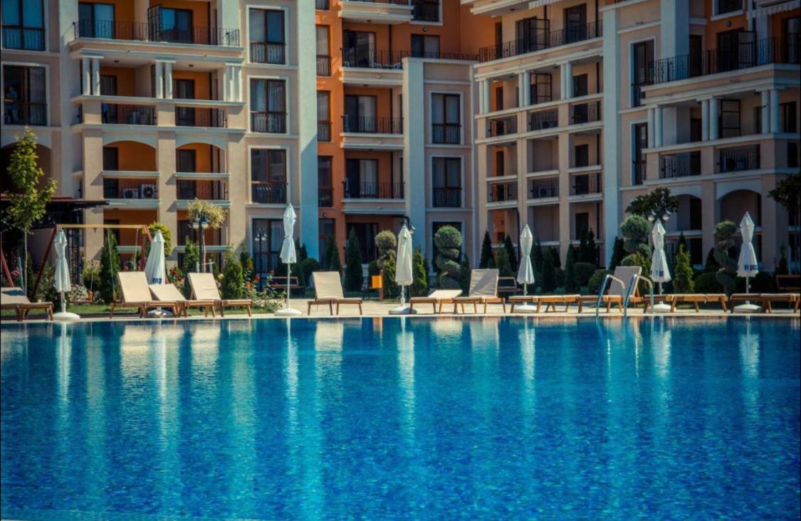Apartment In Prestige Fort Beach Sveti Vlas Eksteriør bilde